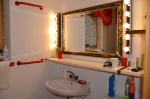 Badezimmer im unteren Stockwerk Badezimmer im unteren Stockwerk